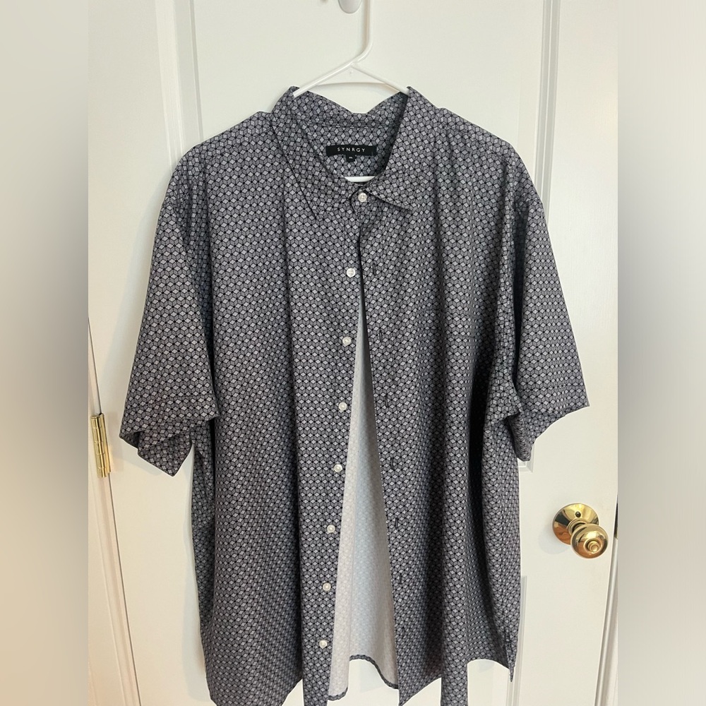 NEW Synrgy mens classic button-down in size 2 XL